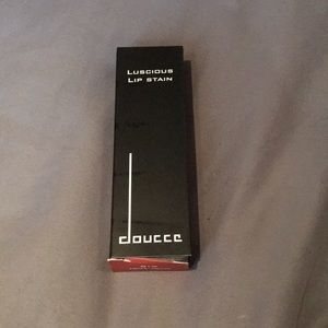 Doucce luscious lip stain and gloss duo
